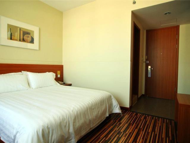 Jinjiang Inn Select Yantai Penglaige Екстериор снимка