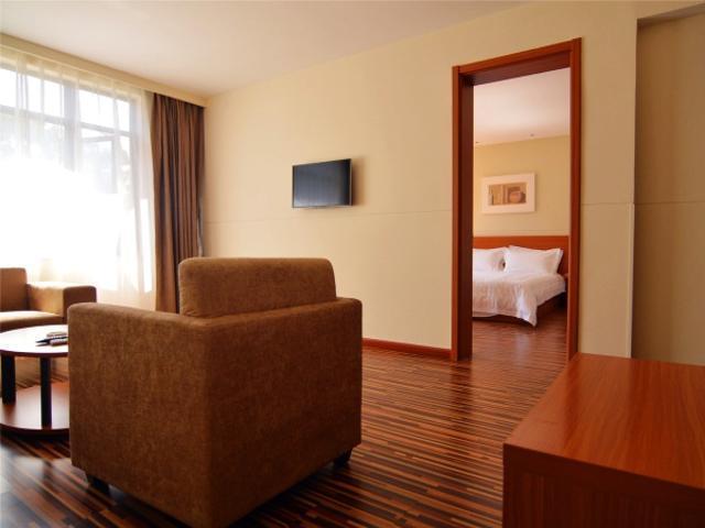 Jinjiang Inn Select Yantai Penglaige Екстериор снимка